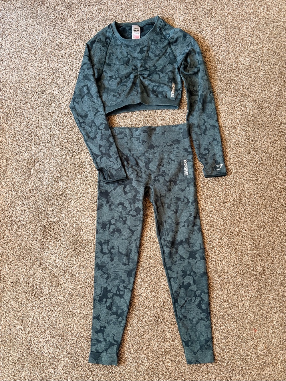 Gymshark Women’s Dark Green Camo Seamless Leggings & Cropped Top Set M